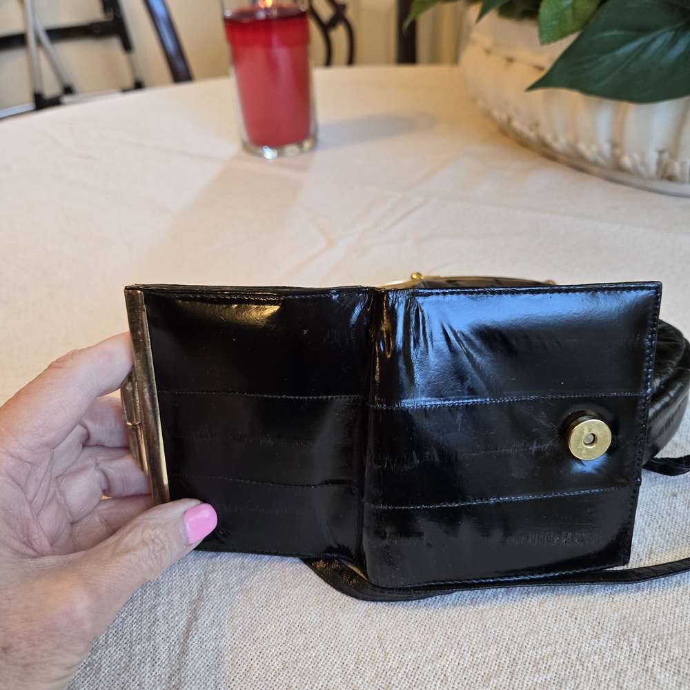 Classic Black Patent Crossbody Bag with Gold Frame - Picture 6 of 9